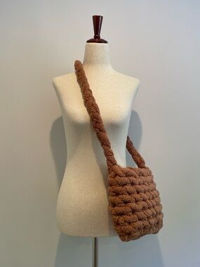 Brown Chunky Knit Crossbody Bag